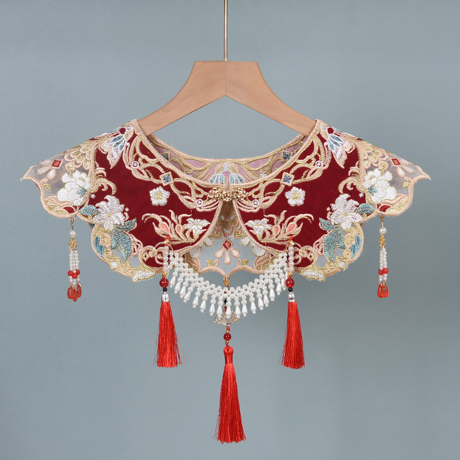 Beaded Red Cloud Collar, Chine - đánh giá và giá Beading